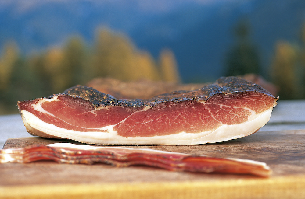 Speck, nuovo logo per l&amp;#39;Alto Adige